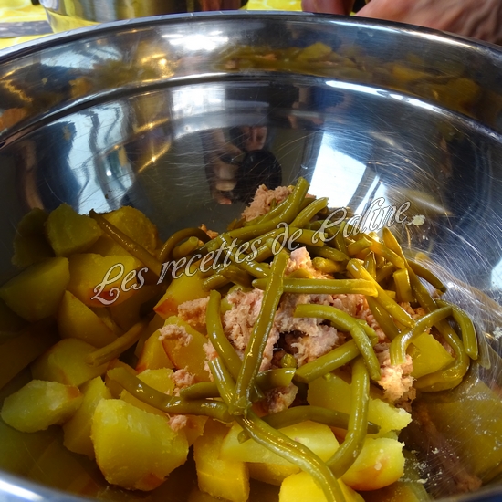 Salade de pommes de terre au thon, haricots et petits pois09