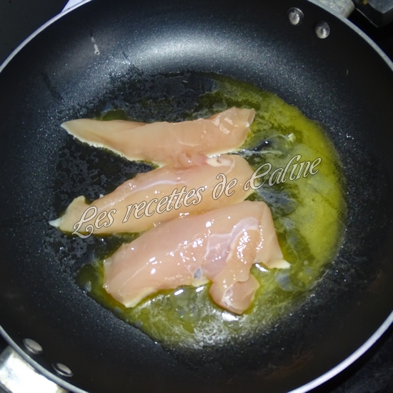 Petit pain pizza au poulet, champignons et boursin01