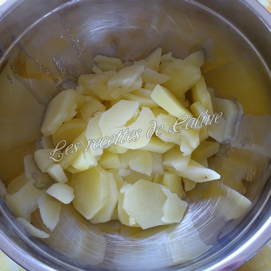 Pilon de poulet pané farcie à la pomme de terre et fromage24