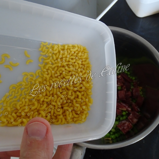 Coquillettes au saucisson et petits pois08