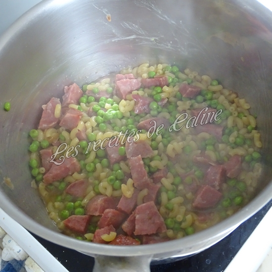 Coquillettes au saucisson et petits pois12