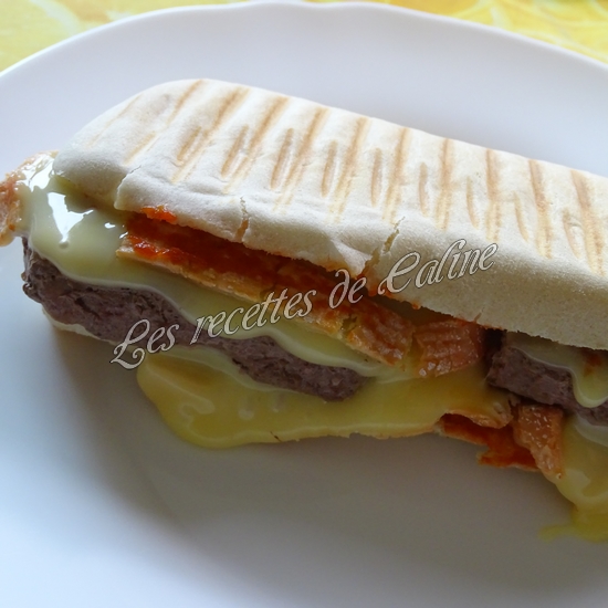 Panini au steak haché, maroilles et ketchup13