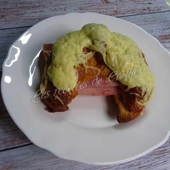 Croissant au jambon16