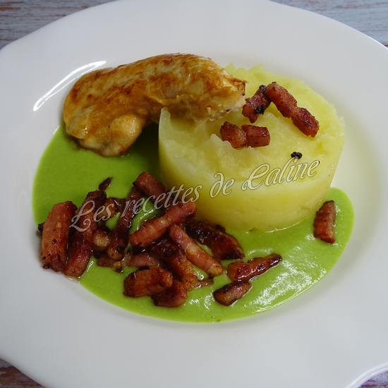 Blanc de poulet grillé, crème de petits pois et purée maison10