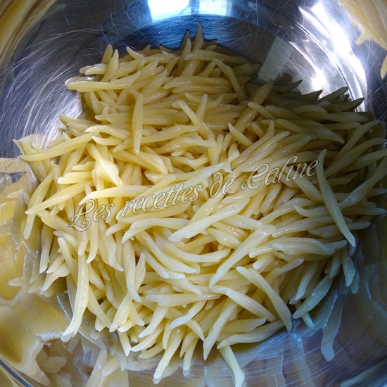 Salade de pâtes au saumon fumé et curry01