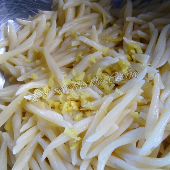 Salade de pâtes au saumon fumé et curry04