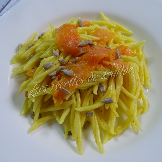 Salade de pâtes au saumon fumé et curry10