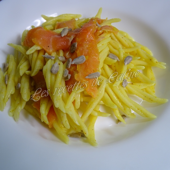 Salade de pâtes au saumon fumé et curry11