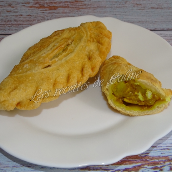 Chaussons farcis au poulet au curry - Curry puff44
