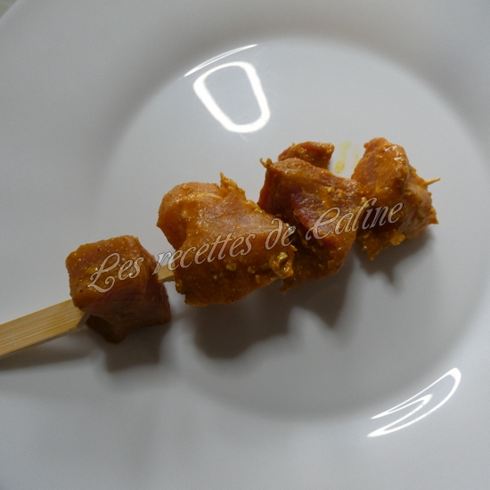 Brochettes de sauté de porc et sauce camembert07