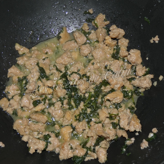 Roulés à la saucisse et aux épinards04