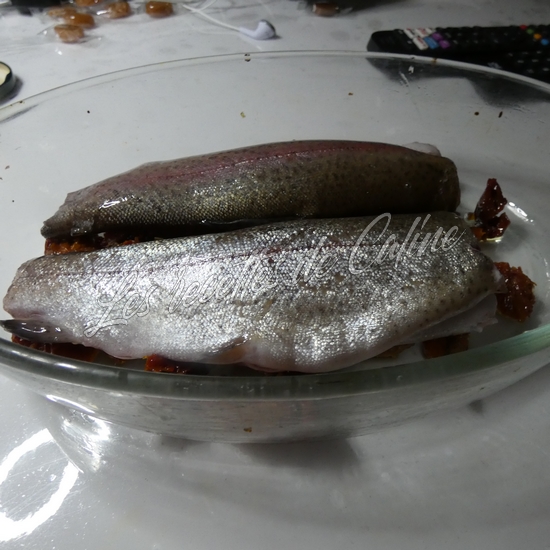 Truites au four sur lit de tomates séchées04