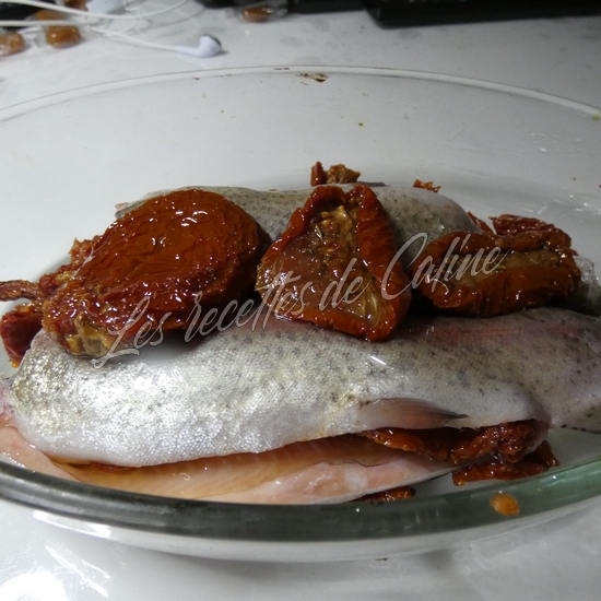 Truites au four sur lit de tomates séchées05