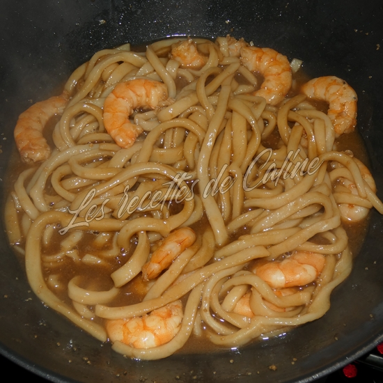 Sauté de crevettes teriyaki sur nouilles udon09
