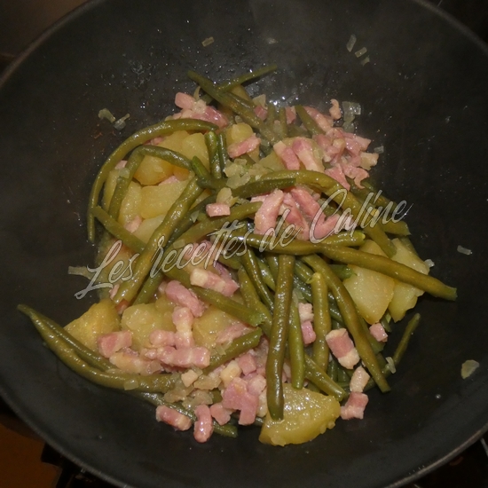Poêlée de haricots verts, pommes de terre et lard fumé14