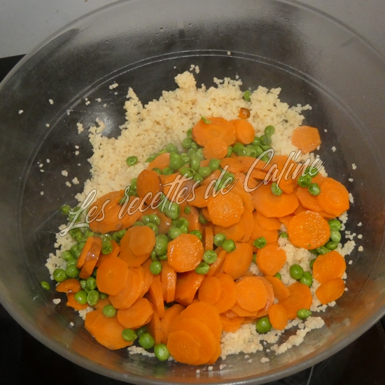 Brochettes de filet de porc sauce soja, semoule et légumes10