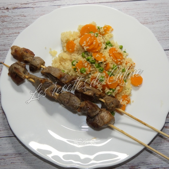 Brochettes de filet de porc sauce soja, semoule et légumes13